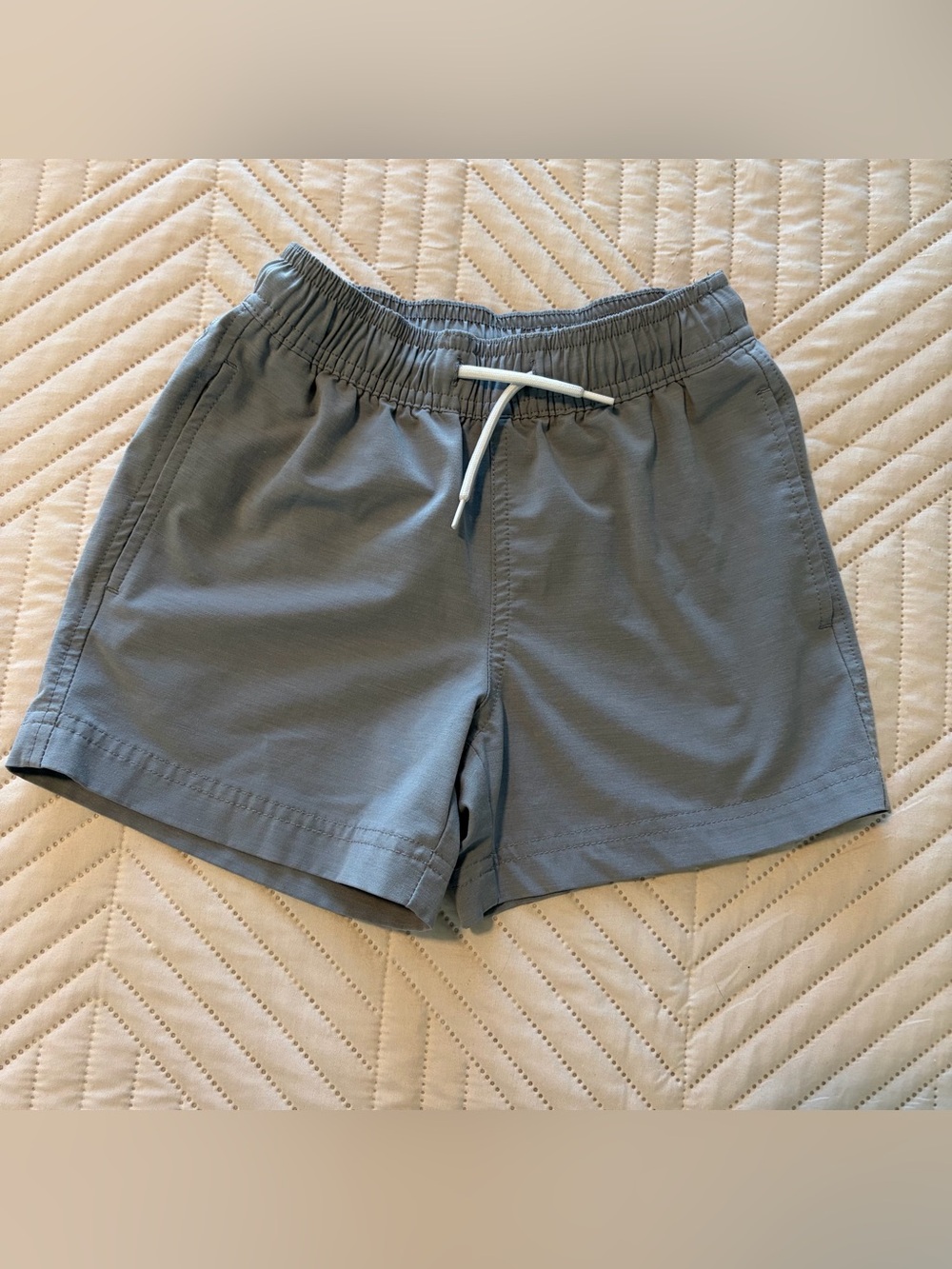 Megellan- boys  Lightweight Elastic Waist Shorts - Grey
Size XS- 6-7